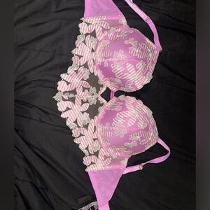Victoria’s Secret 32DD pink flower bralette